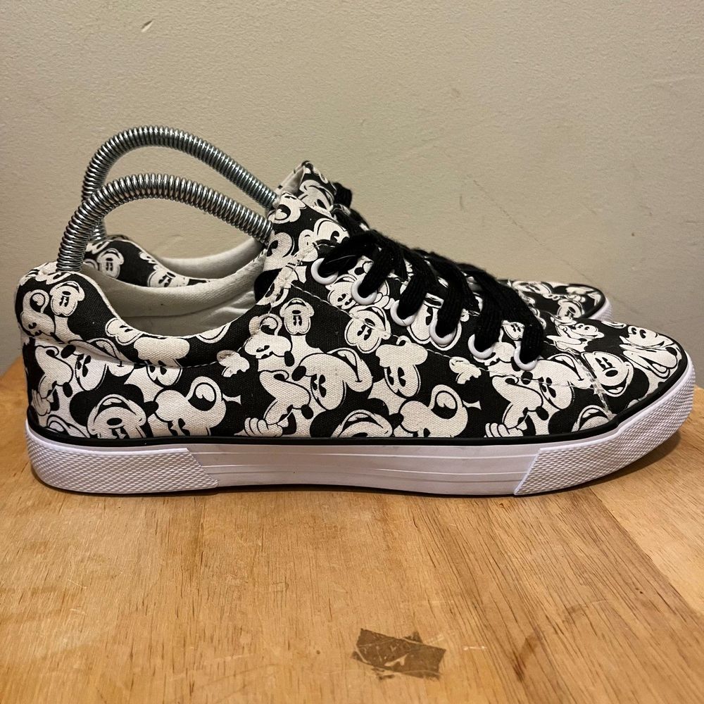 Disney Parks Mickey Mouse Womens Sz 10 Shoes White‎ Black Casual Skate Sneakers